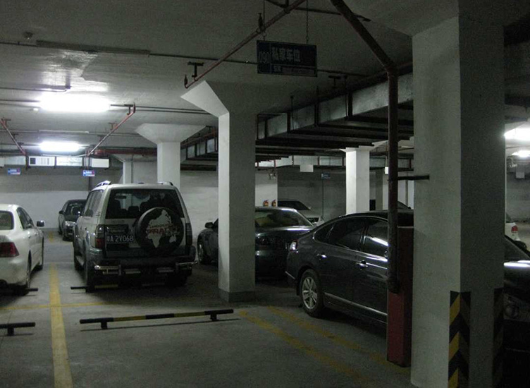 廣州市桃園南二街＃190＃192地下一層090號(hào)車位